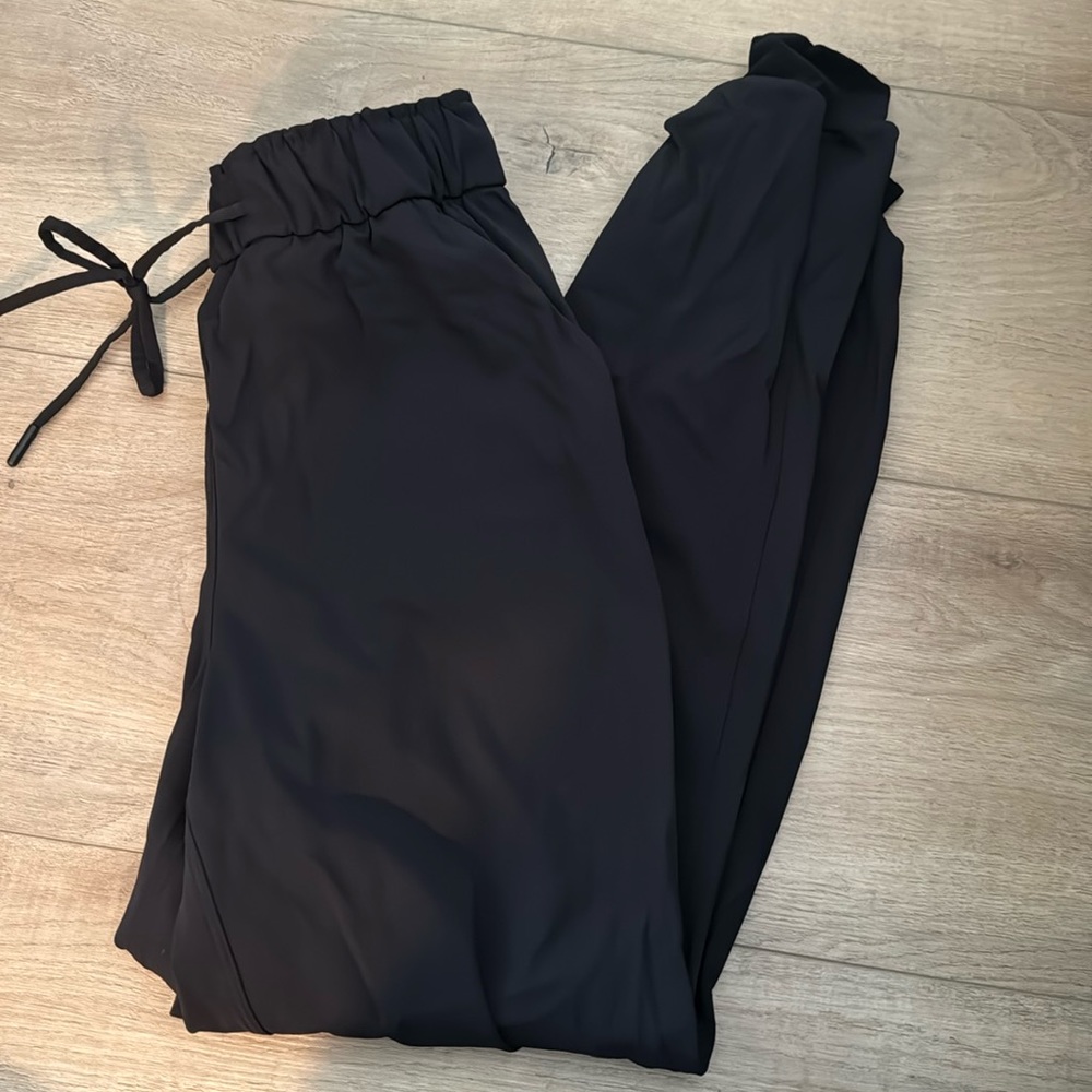 Lululemon joggers